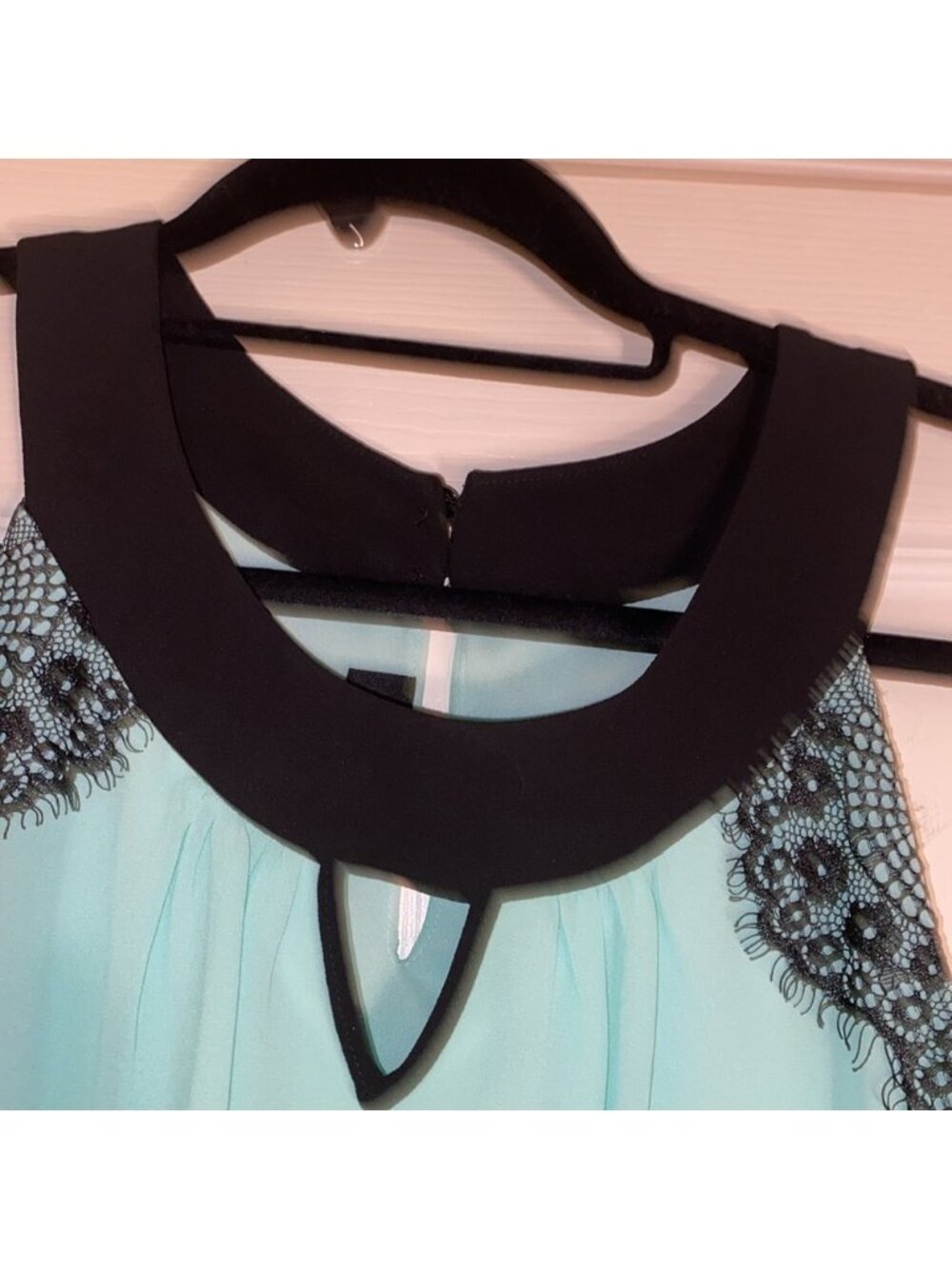 A.Byer sleeveless gathered bottom lace trim around  Beautiful Pale Green SZ S - Picture 3 of 8
